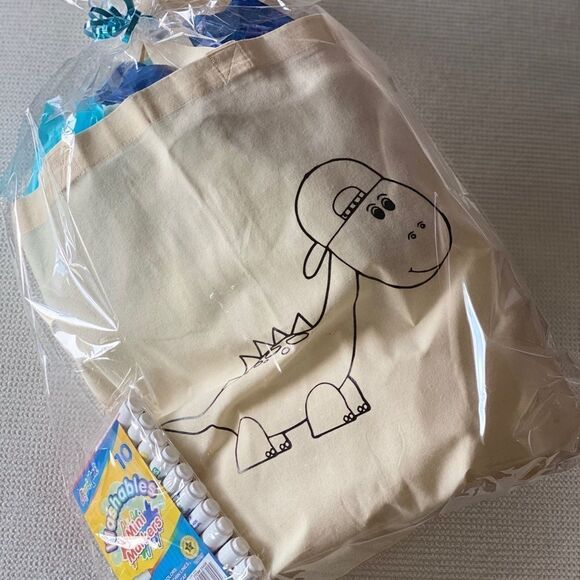 DIY Coloring Tote  - Picture 6 of 8